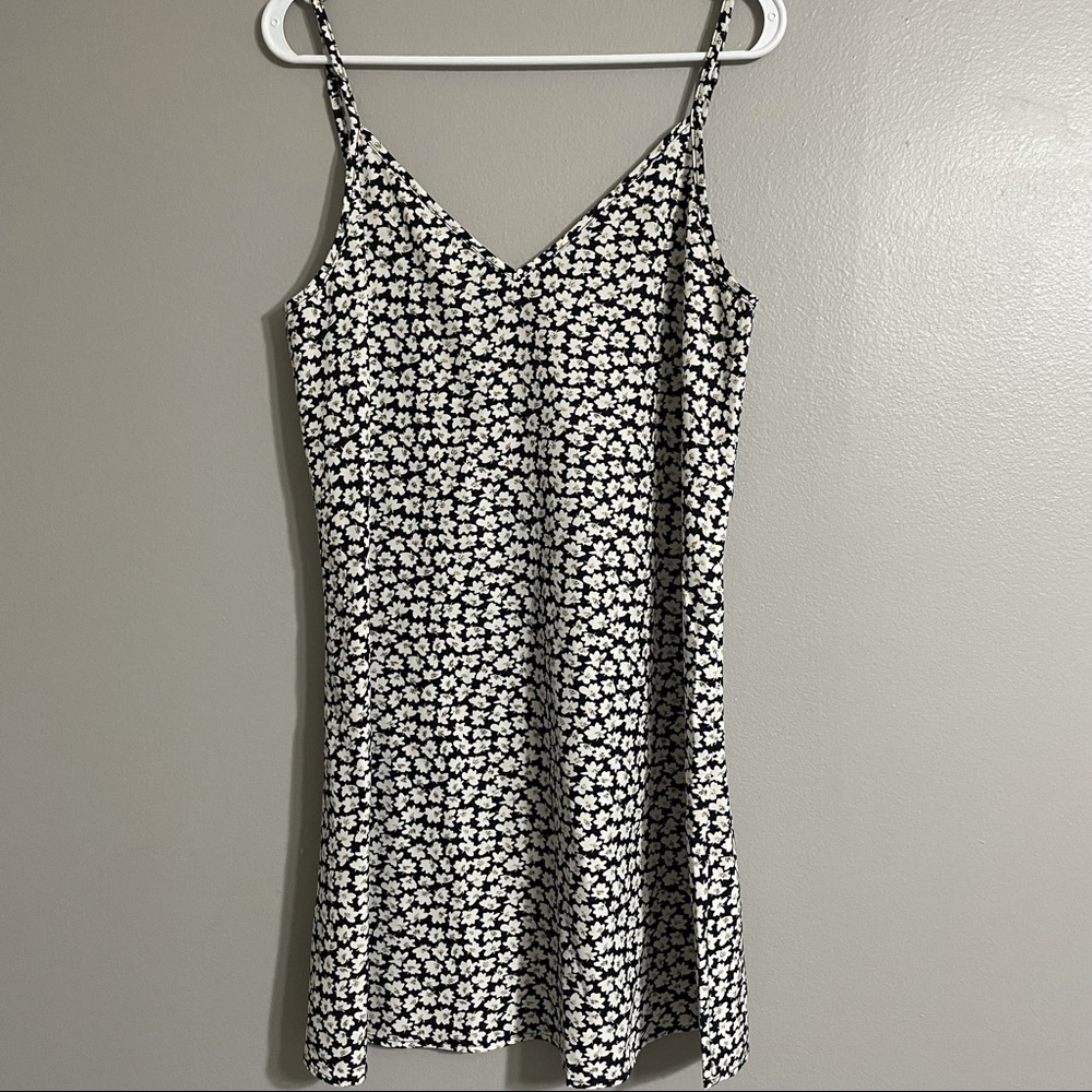 Flower Patterned Dress with Navy and white flowers